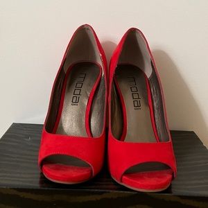 Moda Red Peep Toe Heels size 6.5